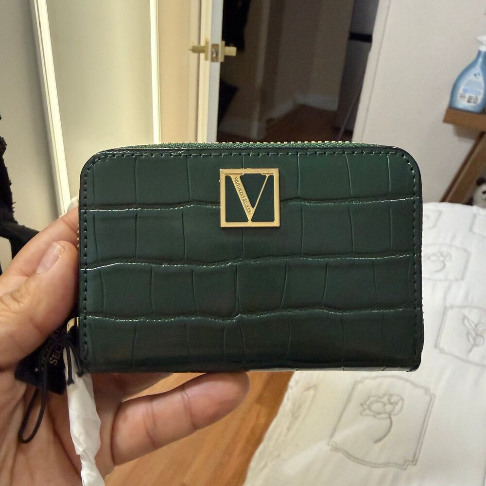 Victoria's Secret Wallet - Picture 5 of 6